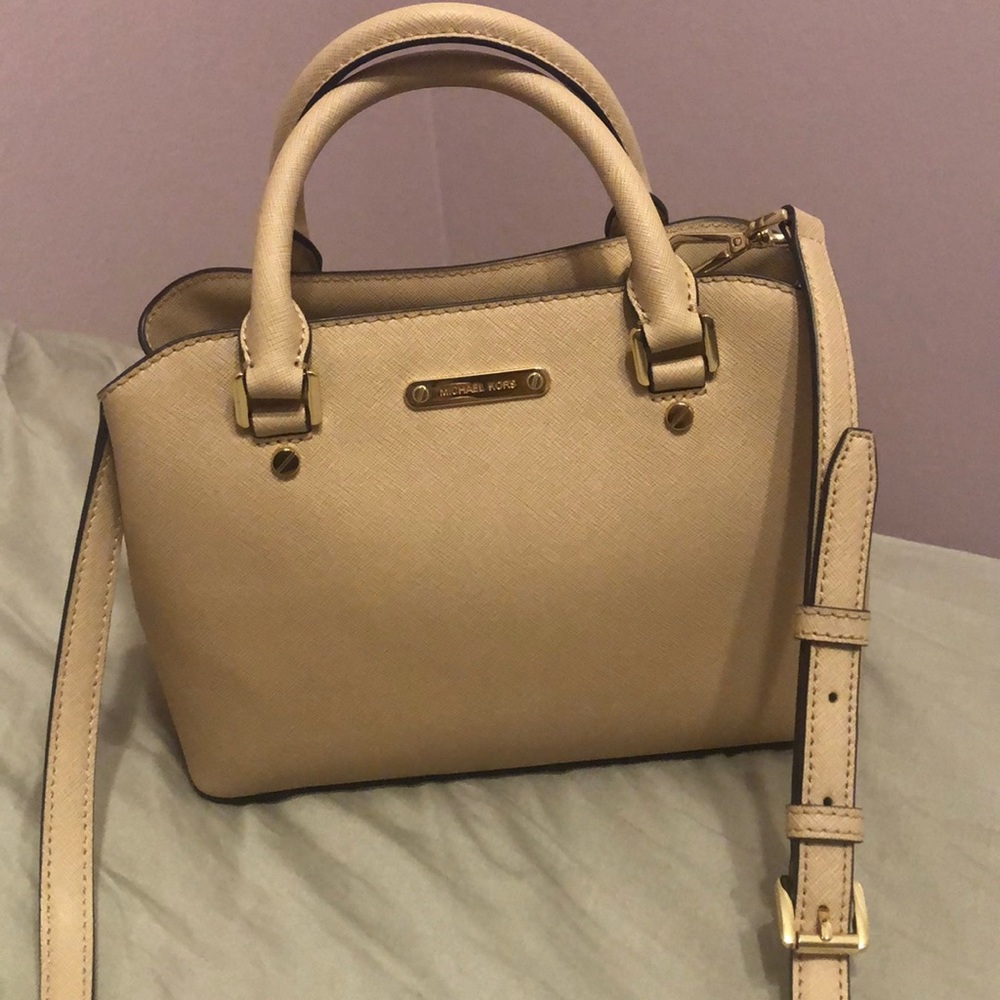 Tan Michael Kors Crossbody purse